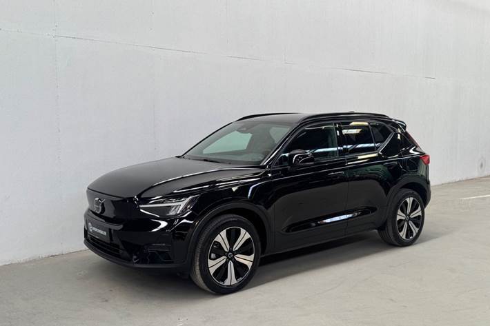 Sort Volvo XC40 fra 2023