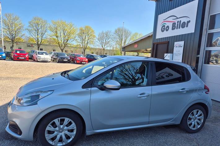 Grøn Peugeot 208 fra 2017