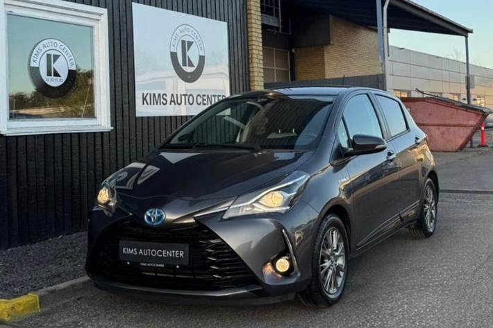 undefined Toyota Yaris fra 2017 set udefra