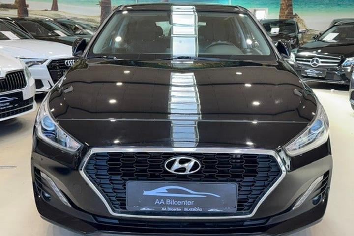 Sort Hyundai i30 fra 2018