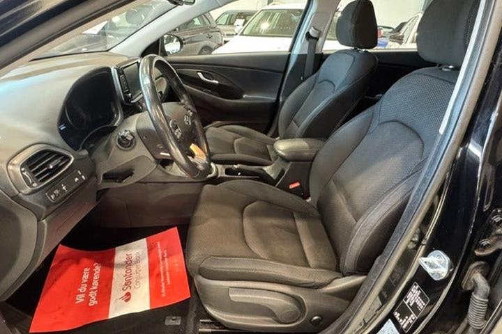Sort Hyundai i30 fra 2018