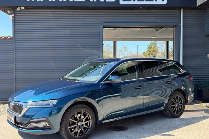 Blå Skoda Octavia fra 2021
