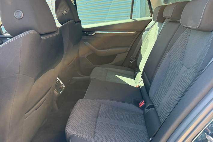 Blå Skoda Octavia fra 2021