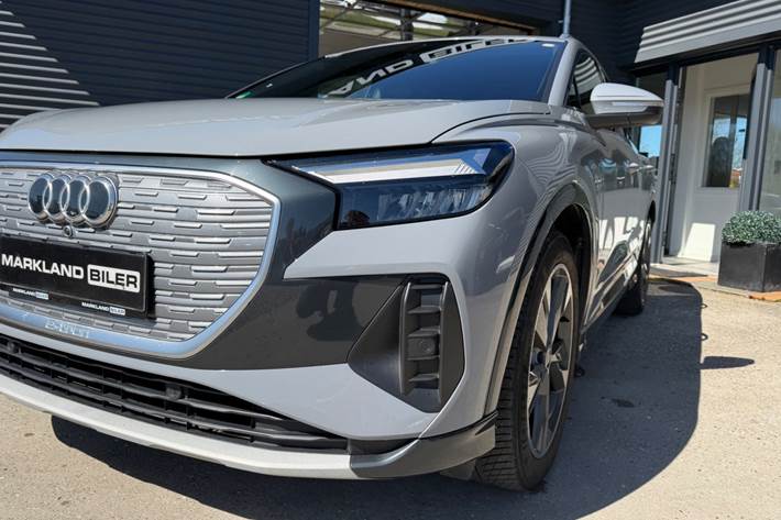 Grå Audi Q4 e-tron fra 2022