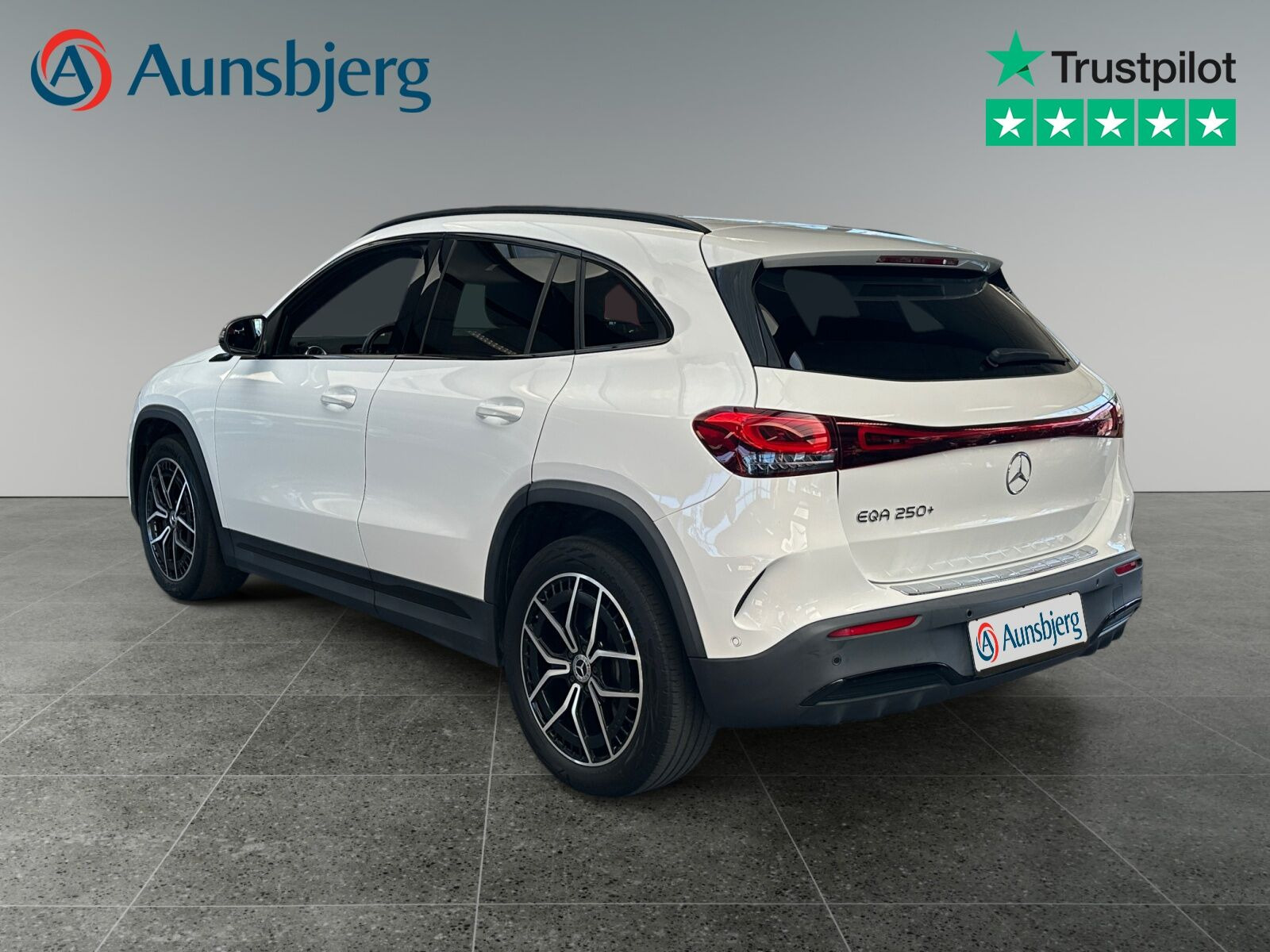 Hvid Mercedes EQA250+ fra 2022