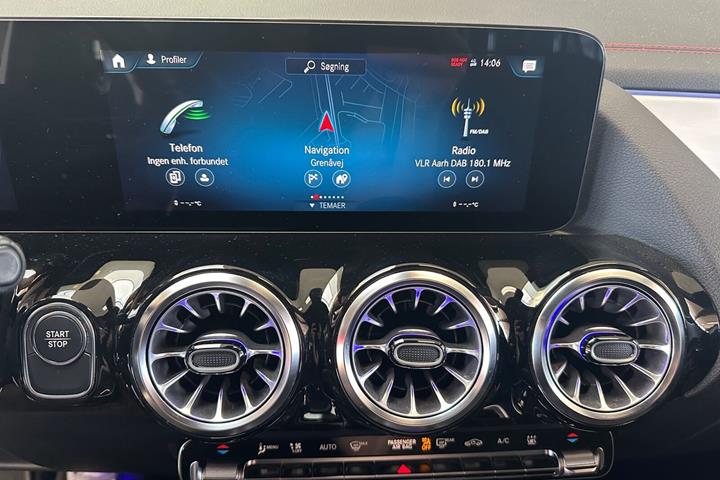 Hvid Mercedes EQA250+ fra 2022