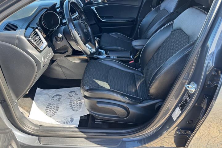 Grå Kia Ceed fra 2019