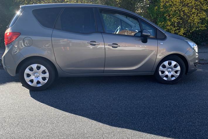 Brun Opel Meriva fra 2014