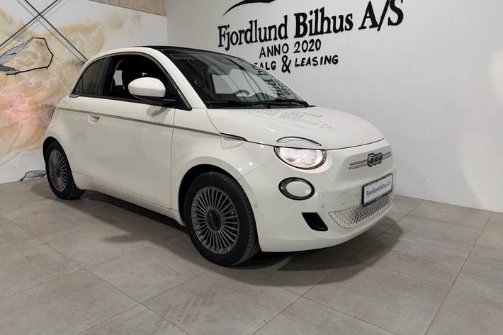 Hvid Fiat 500e fra 2023