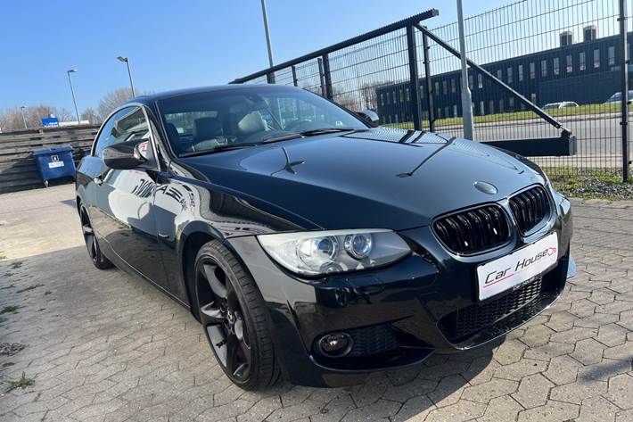 Sort BMW 320d fra 2012