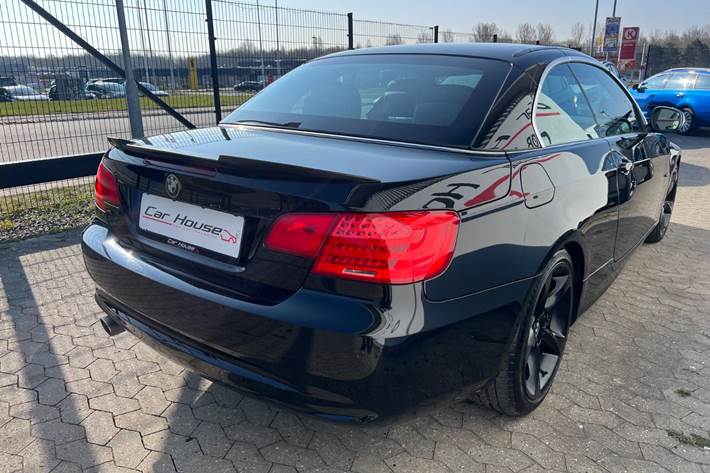 Sort BMW 320d fra 2012