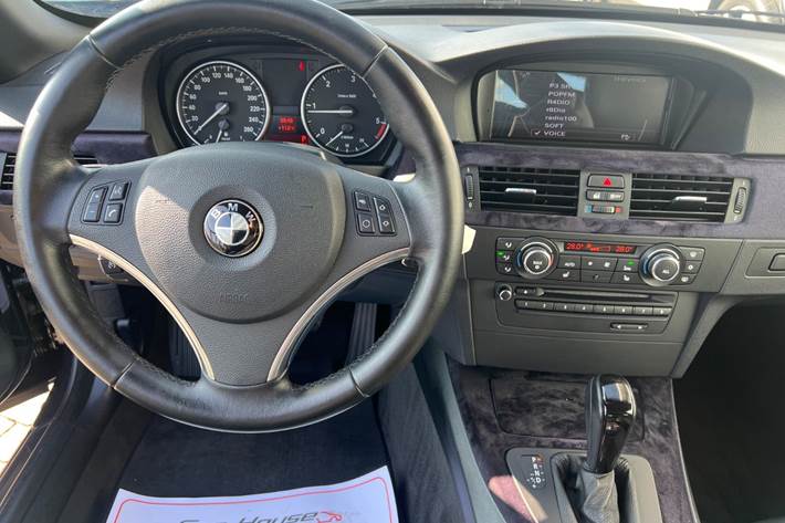 Sort BMW 320d fra 2012