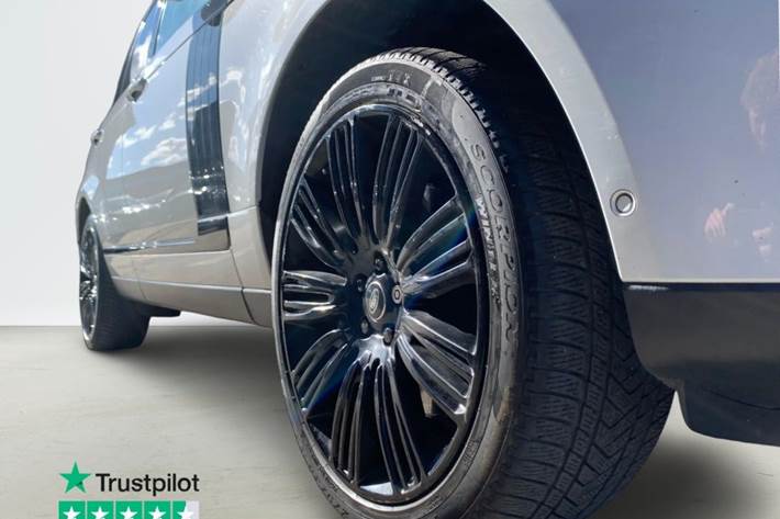 Hvid Land Rover Range Rover fra 2019