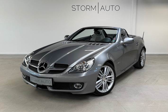 Sølv Mercedes SLK350 fra 2010