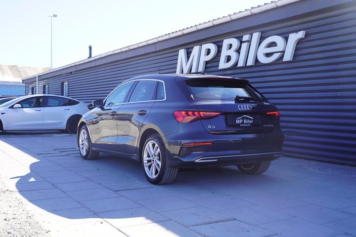 Grå Audi A3 fra 2021
