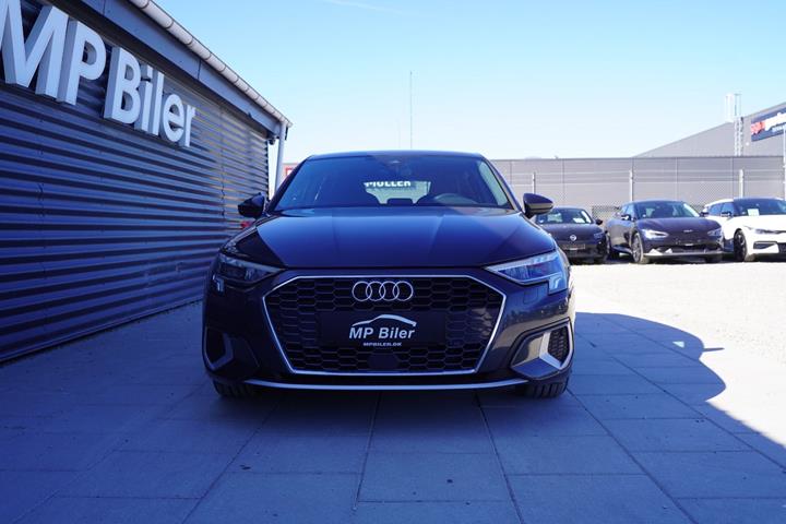 Grå Audi A3 fra 2021