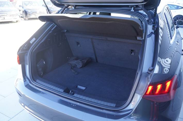 Grå Audi A3 fra 2021