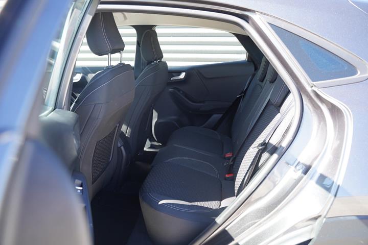 Grå Ford Puma fra 2021