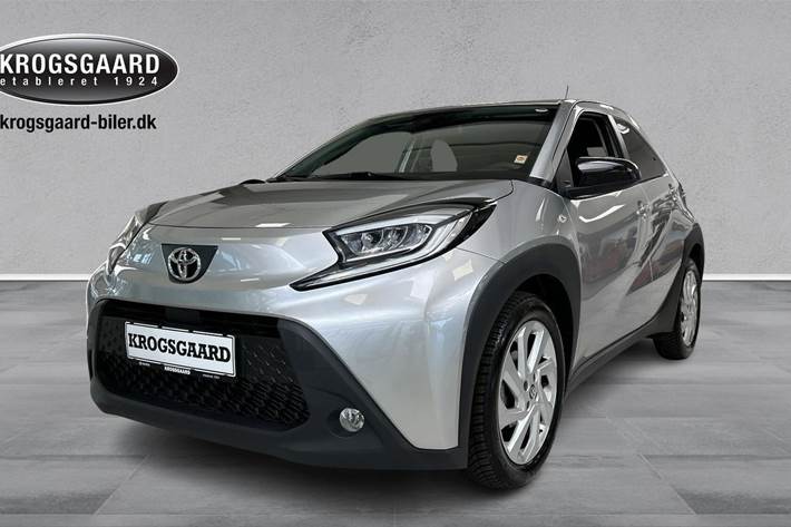 Sølv Toyota Aygo X fra 2023