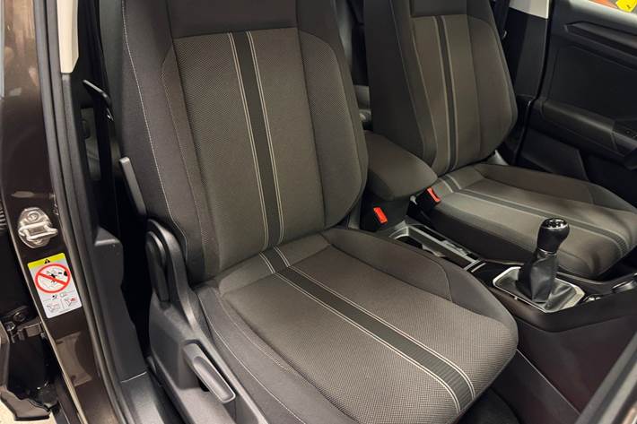 Grå VW T-Roc fra 2019