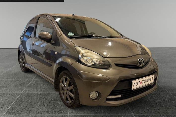 Sort Toyota Aygo fra 2012