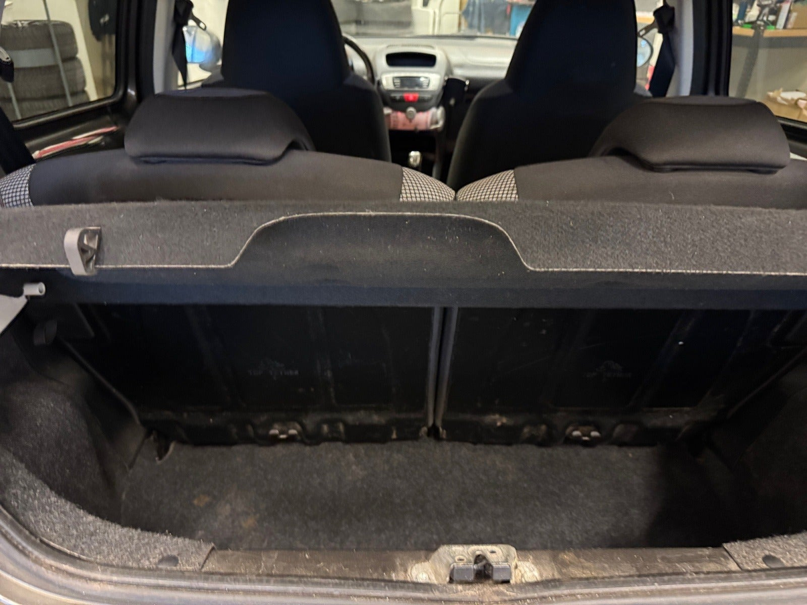 Sort Toyota Aygo fra 2012