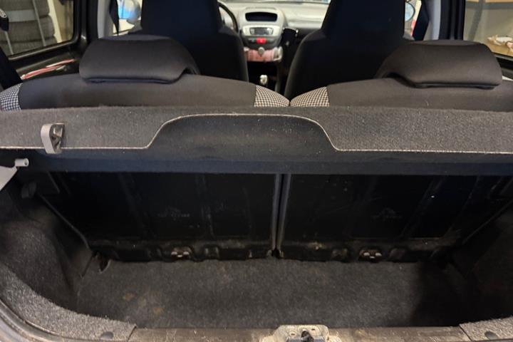 Sort Toyota Aygo fra 2012
