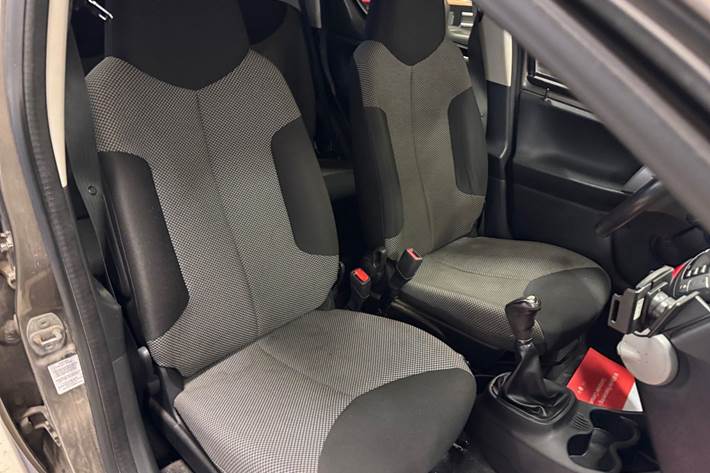 Sort Toyota Aygo fra 2012