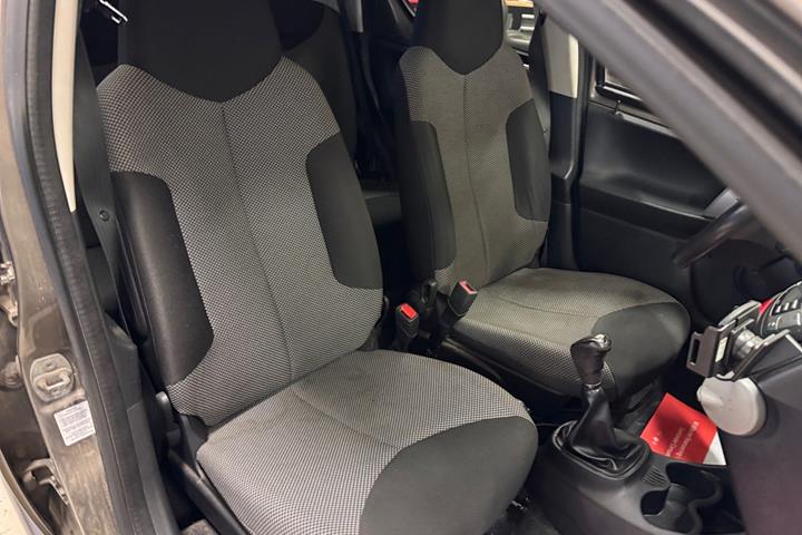 Sort Toyota Aygo fra 2012