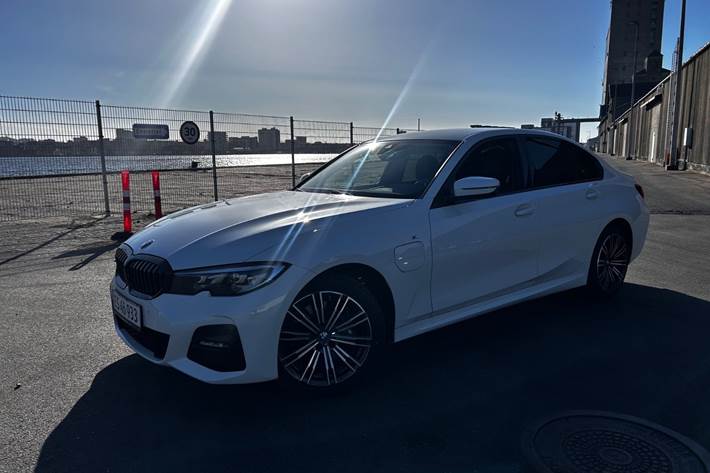 undefined BMW 330e fra 2019