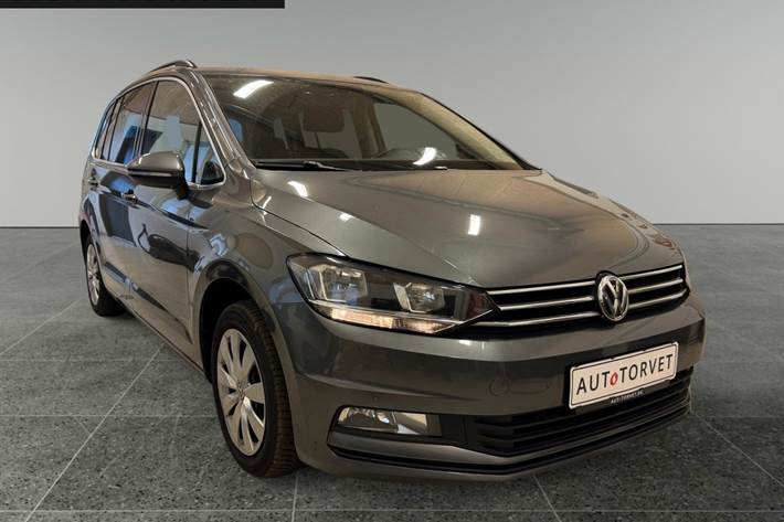 Sort VW Touran fra 2016