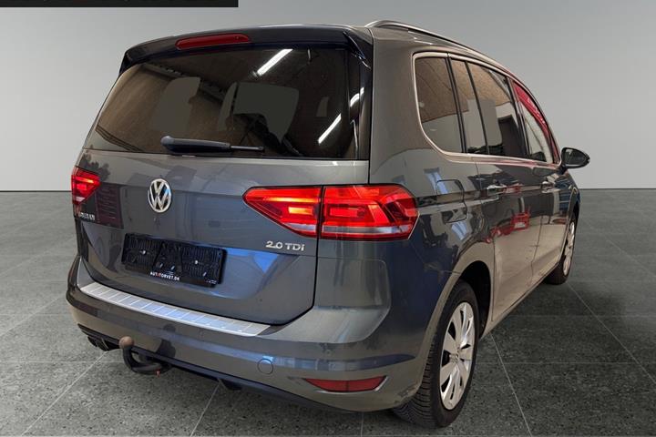 Sort VW Touran fra 2016