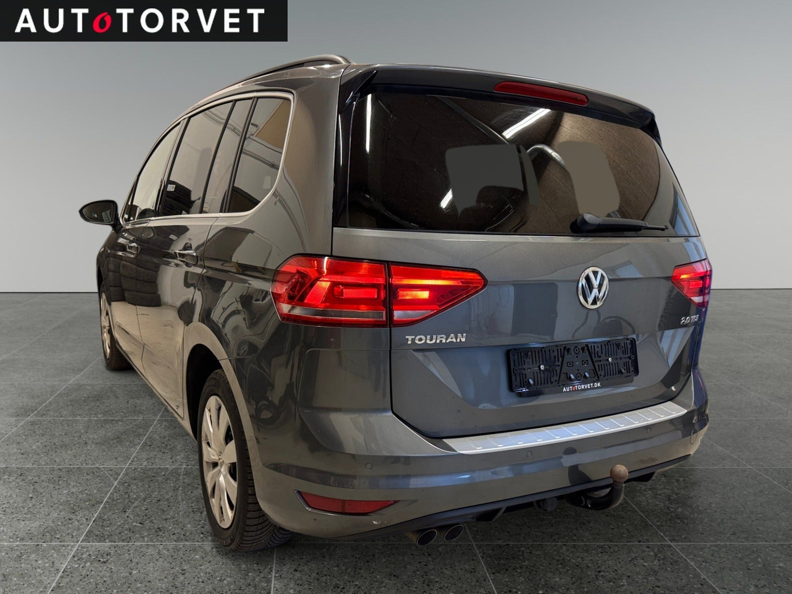 Sort VW Touran fra 2016