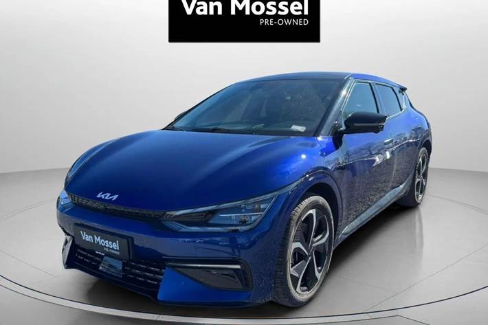 Blå Kia EV6 fra 2022 set udefra