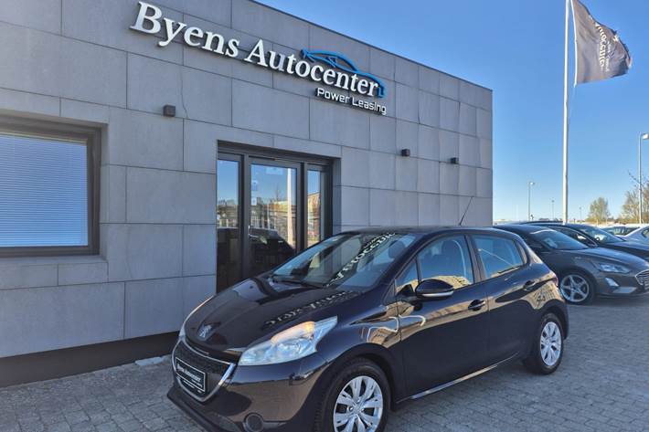 Blå Peugeot 208 fra 2014