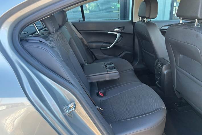 Sølv Opel Insignia fra 2010