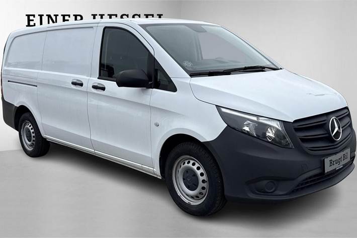 Hvid Mercedes Vito 114 fra 2022