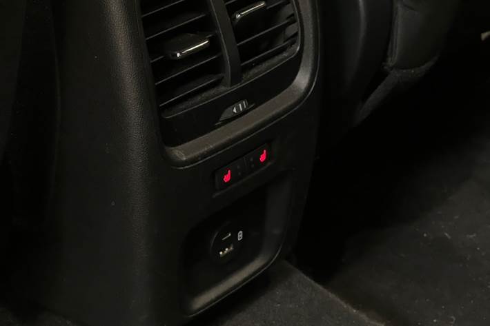 Rød Ford Kuga fra 2021