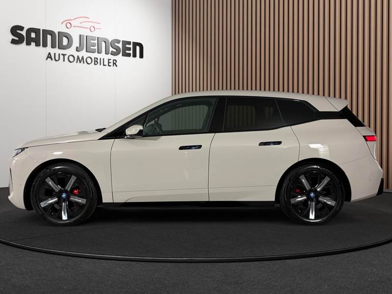 BMW iX xDrive60 Fully Charged