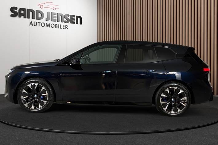 Sort BMW iX fra 2026