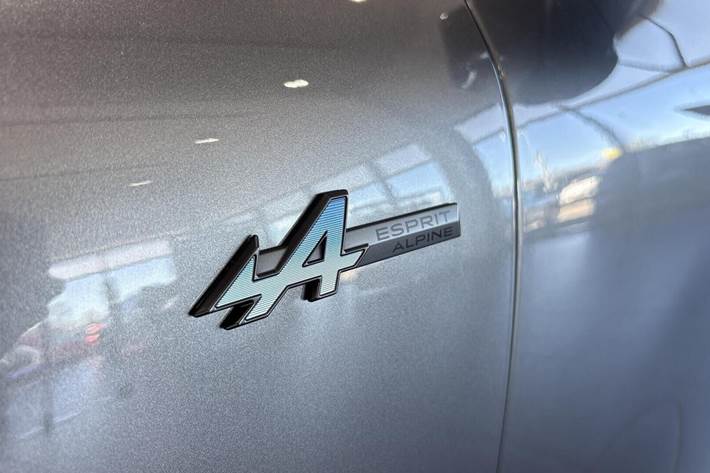 Grå Renault Megane E-Tech fra 2025