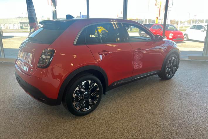 Orange Fiat 600e fra 2024