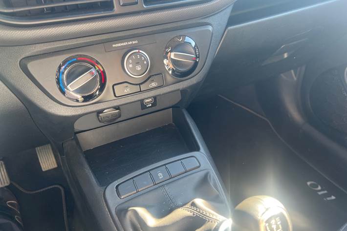 Hvid Hyundai i10 fra 2020