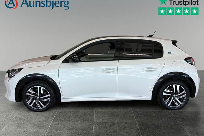 Hvid Peugeot e-208 fra 2022