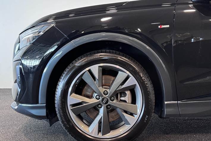 Sort Audi Q4 e-tron fra 2024