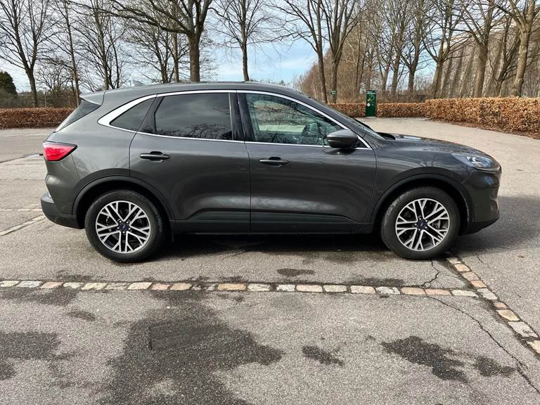 Ford Kuga 2,5 PHEV Titanium X CVT