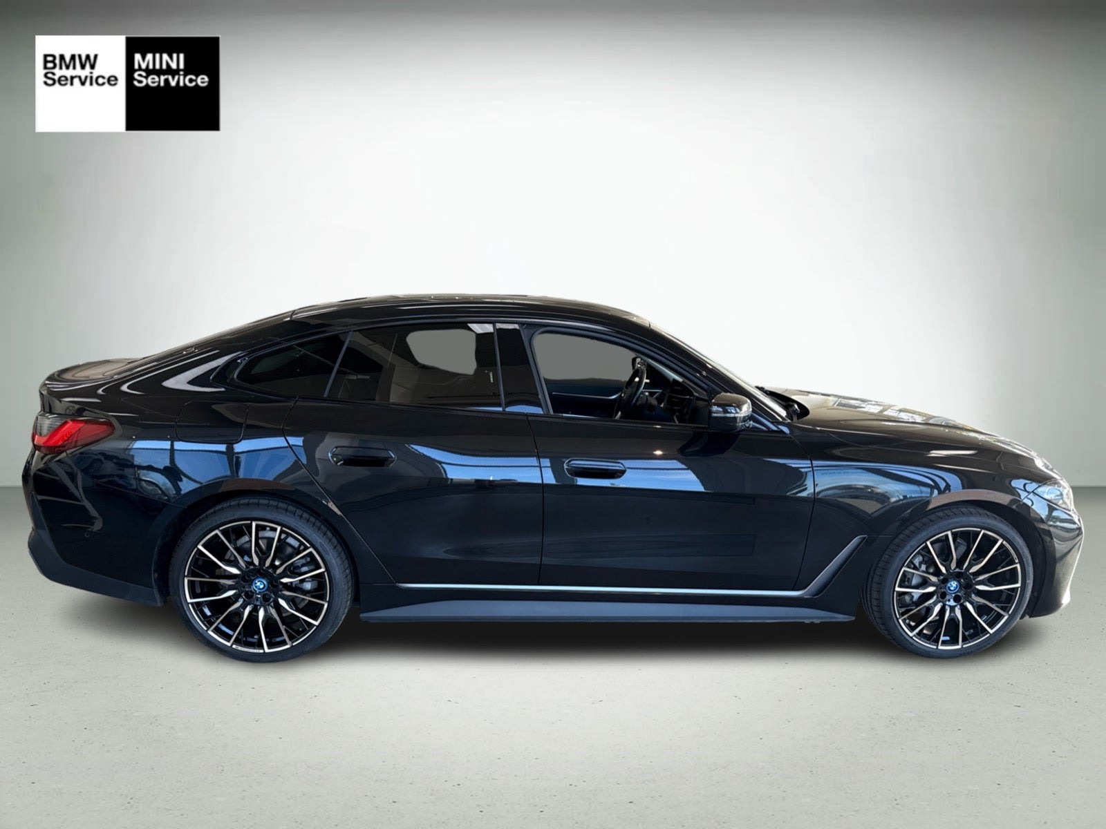 Sort BMW i4 fra 2024