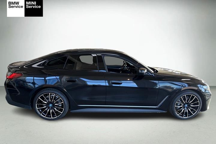 Sort BMW i4 fra 2024