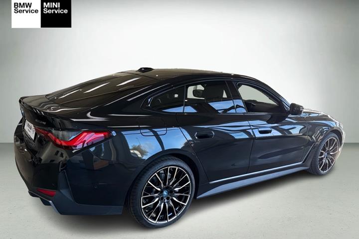 Sort BMW i4 fra 2024