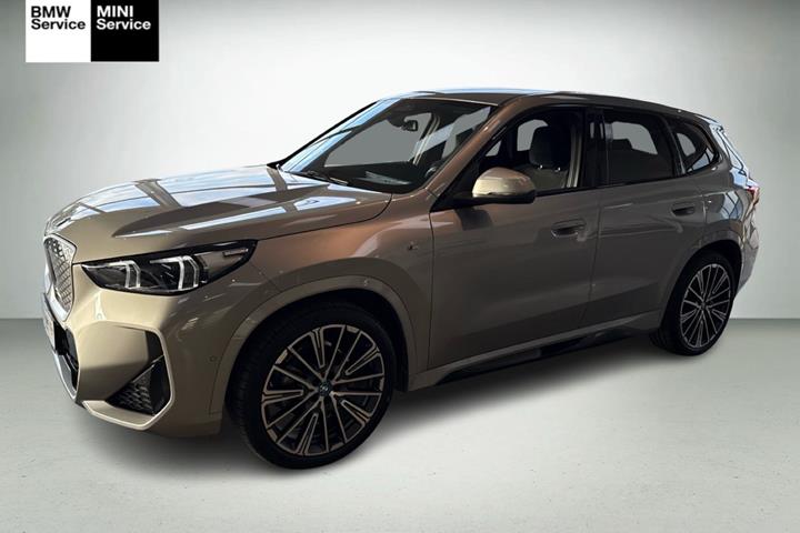 Grå BMW iX1 fra 2025